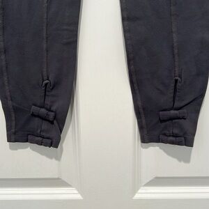 Kate Spade Beyond Yoga gray leggings